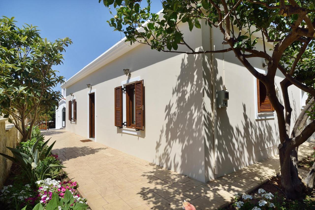 Anna 'S House - Garden Cottage In Kissamos Luaran gambar