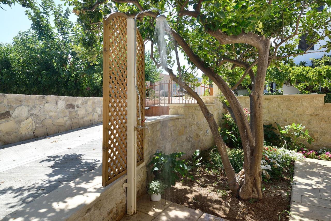 Anna 'S House - Garden Cottage In Kissamos Luaran gambar