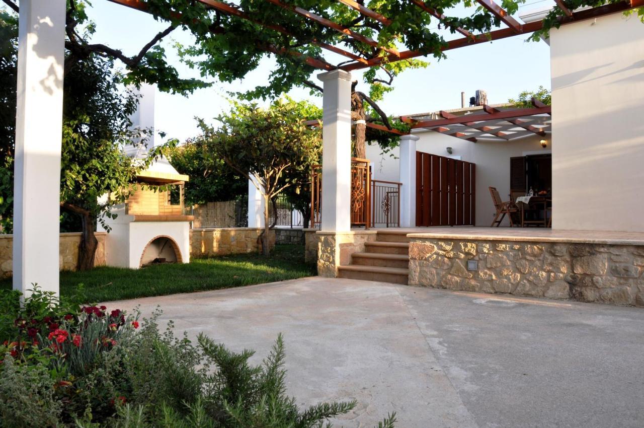 Anna 'S House - Garden Cottage In Kissamos Luaran gambar